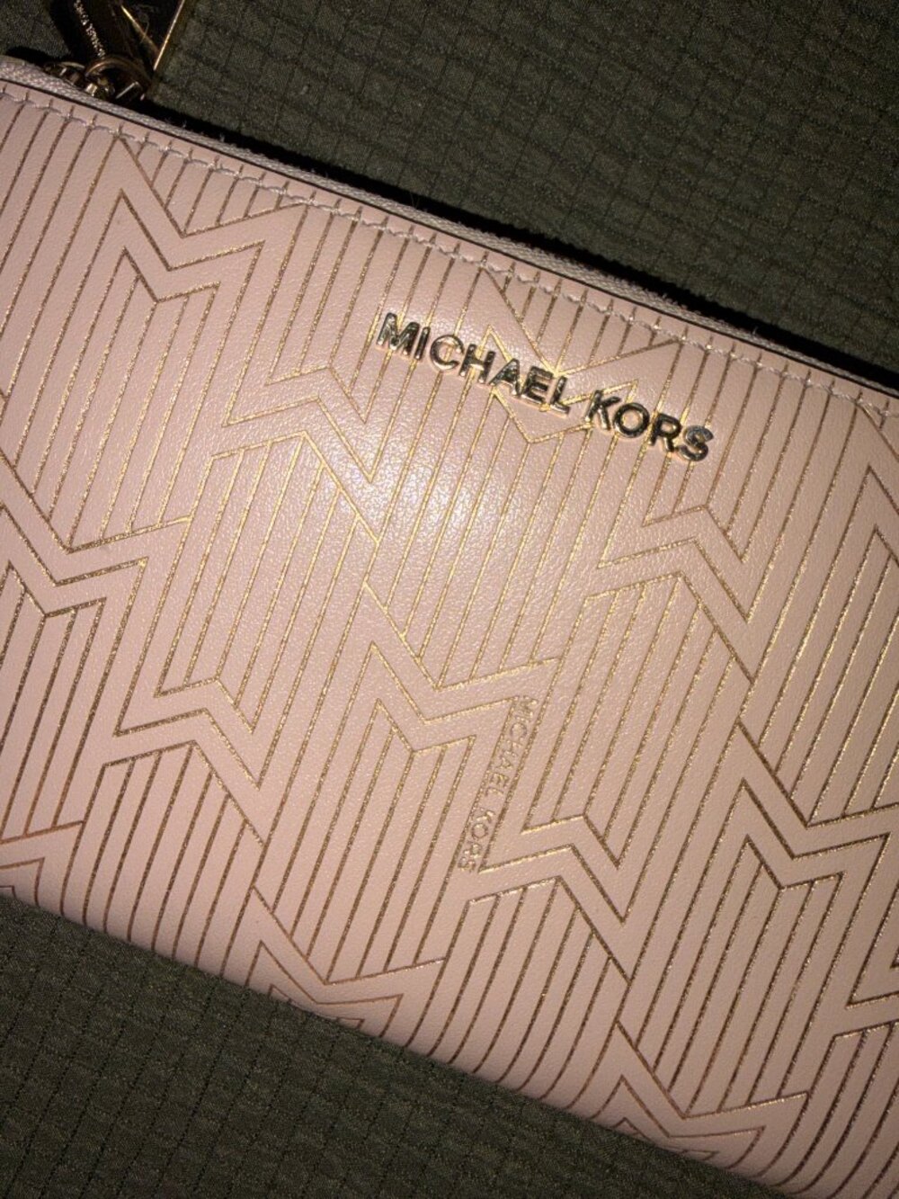 Michael Kors Jet Set Smartphone Wallet - Picture 2 of 4